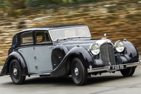 06-Lagonda-V12_classic&sportcar_luclacey.jpg